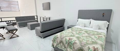 2 室のベッドルーム、アイロン / アイロン台、WiFi (無料)