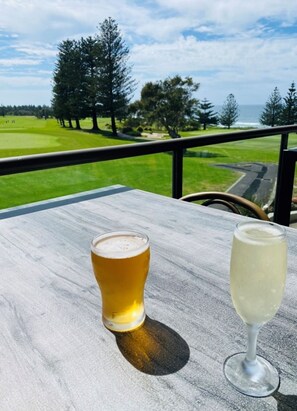 Outdoor dining - SUNDANCE ON THE JETTY (Long Jetty)