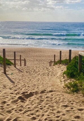 靠近海滩、沙滩毛巾