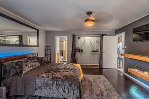 3 bedrooms, desk, iron/ironing board, WiFi