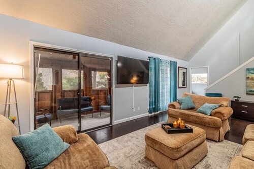 Brookside Bliss Centrally Located!