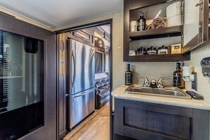 Interior - Riverbend Ridge Your Southwest retreat!! (Aztec)