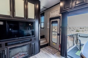 Interior - Riverbend Ridge Your Southwest retreat!! (Aztec)