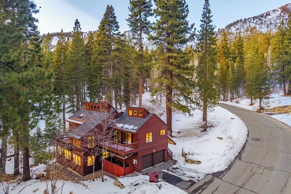 Views + Mins To Skiing, Lake, & Incline Village Incline Serenity By Avantstay - Incline Village, NV