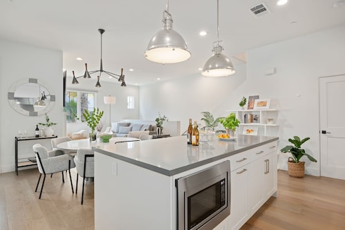 Stylish Multi-Level Condo with Fireplace & Spacious Living