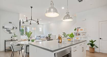 Stylish Multi-Level Condo with Fireplace & Spacious Living