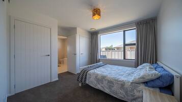 4 chambres, fer et planche Ă  repasser, Wi-Fi, draps fournis