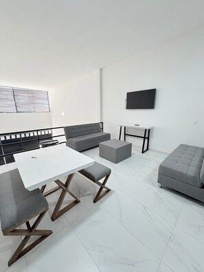 Living area - Periférico Bodega con Departamento C (Tonalá)