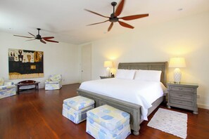 3 bedrooms, iron/ironing board, free WiFi, bed sheets - Charming Villa with Private Pool, Close to Beach - Rosedale (Worthing)