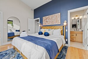 6 bedrooms, desk, travel cot, free WiFi