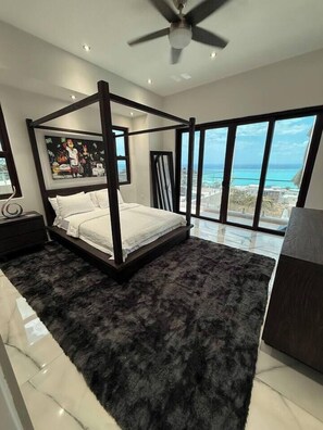 3 bedrooms, in-room safe, iron/ironing board, WiFi