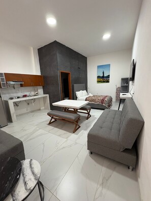 Living area - Periférico Bodega con Departamento D (Tonalá)