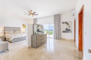 7 bedrooms, in-room safe, iron/ironing board, travel crib