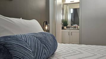 2 chambres, fer et planche à repasser, Wi-Fi gratuit, draps fournis