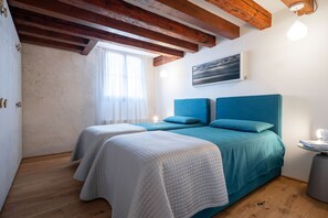 2 soverom, strykejern/-brett, wi-fi og sengetøy