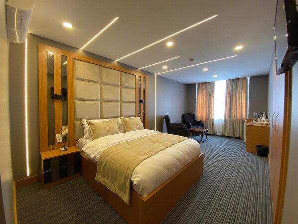 Standard Studio, City View | Desk, laptop workspace, free WiFi - Vip Inn Hotel Esenyurt (Istanbul)