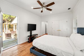 6 bedrooms, iron/ironing board, WiFi, bed sheets