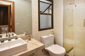 Towels, soap, toilet paper - Flat Rio Luxe – Near Barra and Recreio (Jacarepaguá Rio de Janeiro)