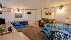 1 bedroom, iron/ironing board, WiFi, bed sheets - Granary/Silo 2nd Floor Studio in Dinosaurland with AC, WiFi (Vernal)