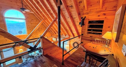 9N Mountainside Cabin in Franconia Heights, Dog Friendly, Stunning Views!
