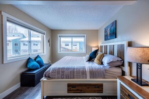 4 soverom, strykejern/-brett, reiseseng for barn og wi-fi (inkludert)