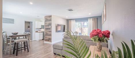 Smart-tv och bordsfotboll