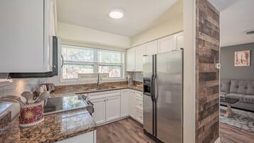 Microwave, oven, stovetop, coffee/tea maker