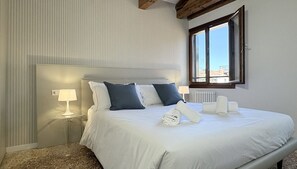 3 chambres, fer et planche à repasser, Wi-Fi gratuit, draps fournis