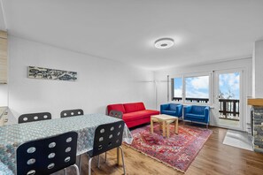 Televisie en een open haard