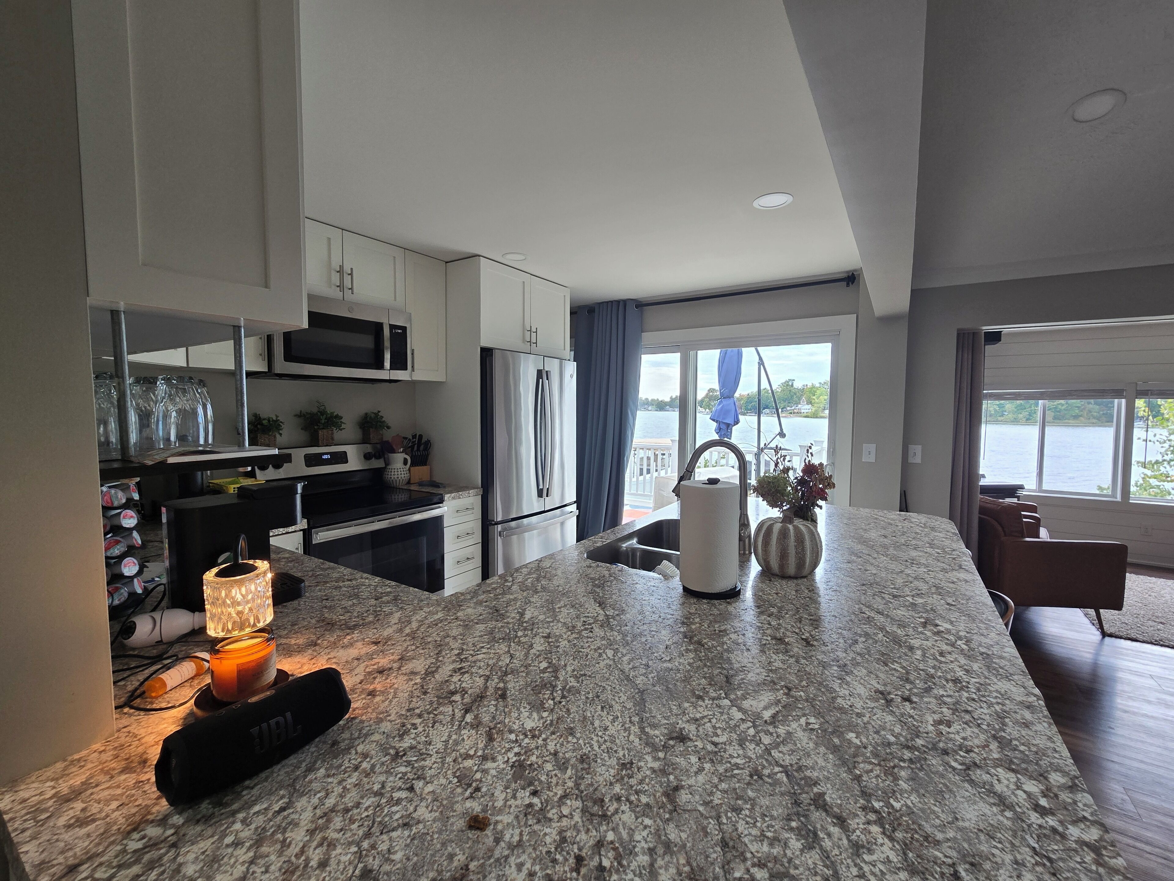 冰箱、微波炉、烤箱、炉灶