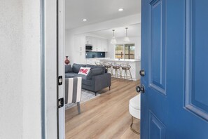 Smart TV - 3-bedroom house in charming North Clairemont San Diego. Enjoy your stay (San Diego)