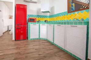 Private kitchen - The house of Aeolus facing the sunset (Santa Teresa Gallura)