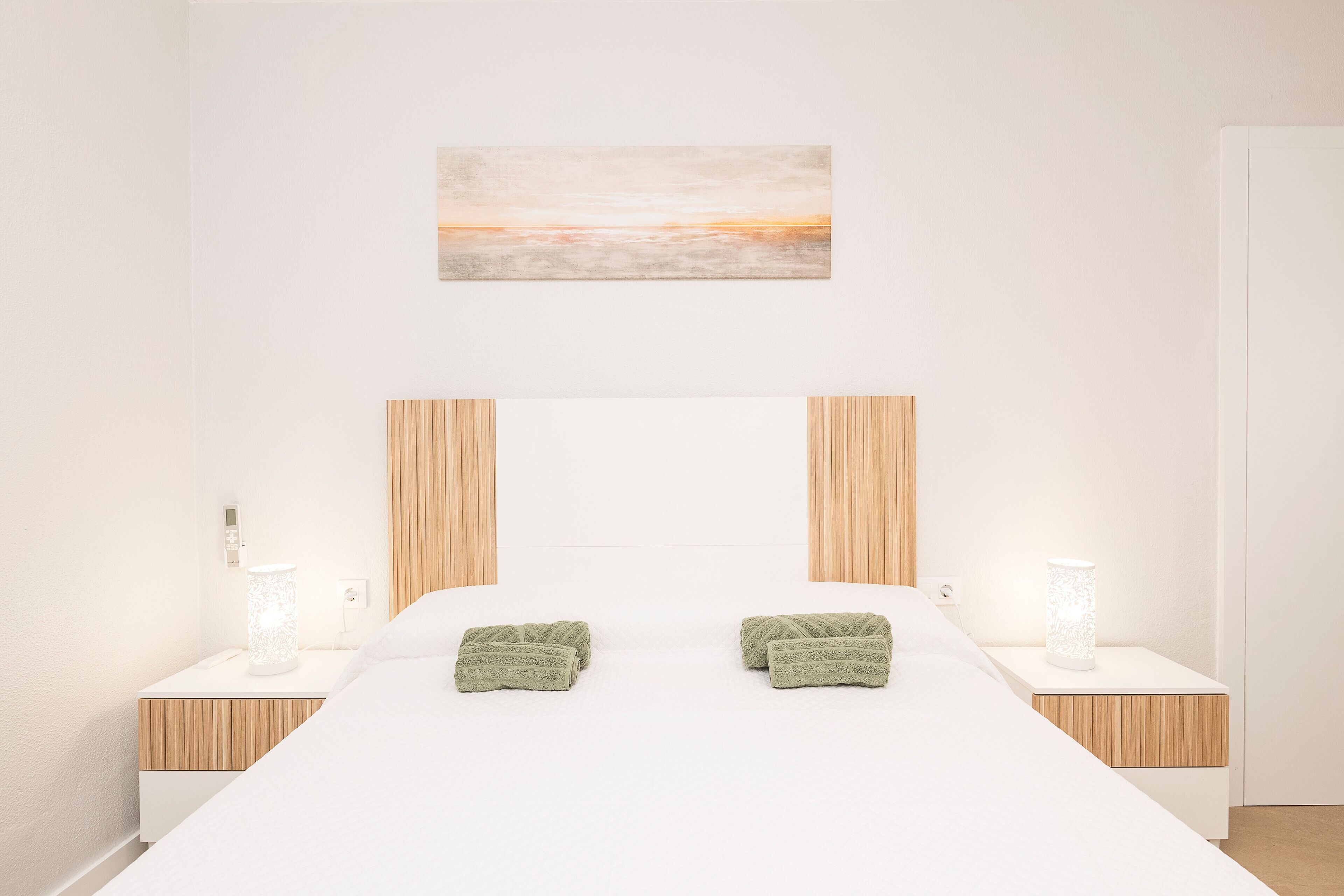 3 slaapkamers, een strijkplank/strijkijzer, gratis wifi, beddengoed