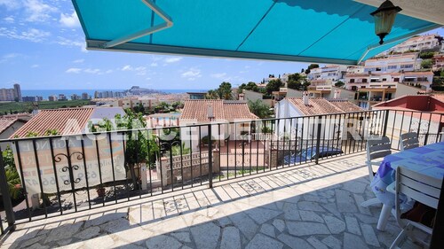 Private villa with swimming pool, 4 bedrooms, 2 bathrooms, air conditioning