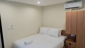 1 bedroom, WiFi, bed sheets