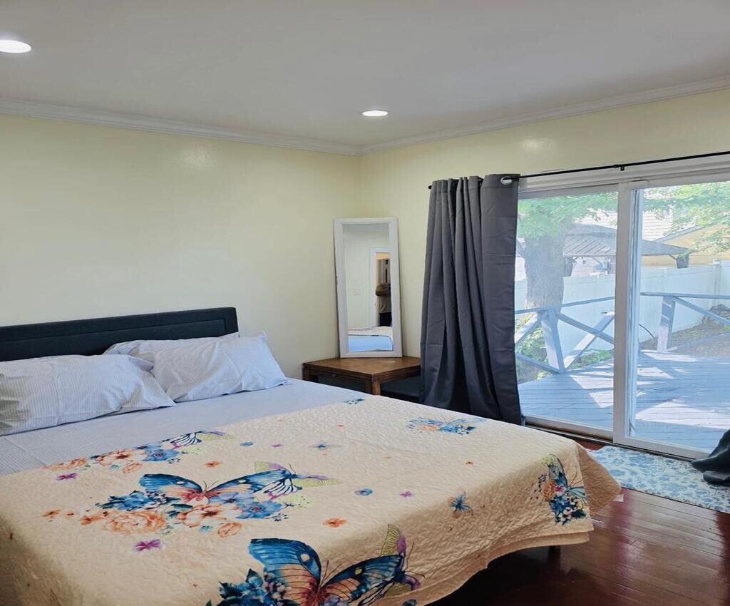 5 bedrooms, iron/ironing board, travel crib, WiFi