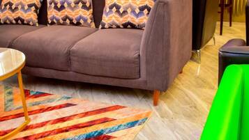 Deluxe Double Room | Living area