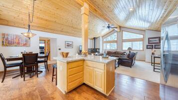 Talo (3 Bedrooms) | Sisätilat