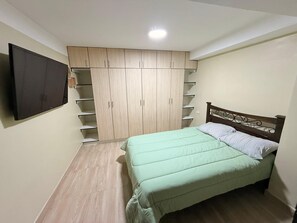 2 bedrooms, iron/ironing board, WiFi, bed sheets