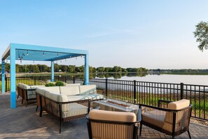 Terrace/patio - Hampton Inn & Suites by Hilton Port Clinton Catawba Island (Port Clinton)