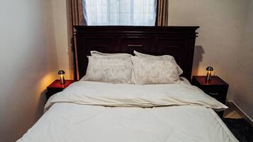 2 bedrooms, iron/ironing board, WiFi, bed sheets