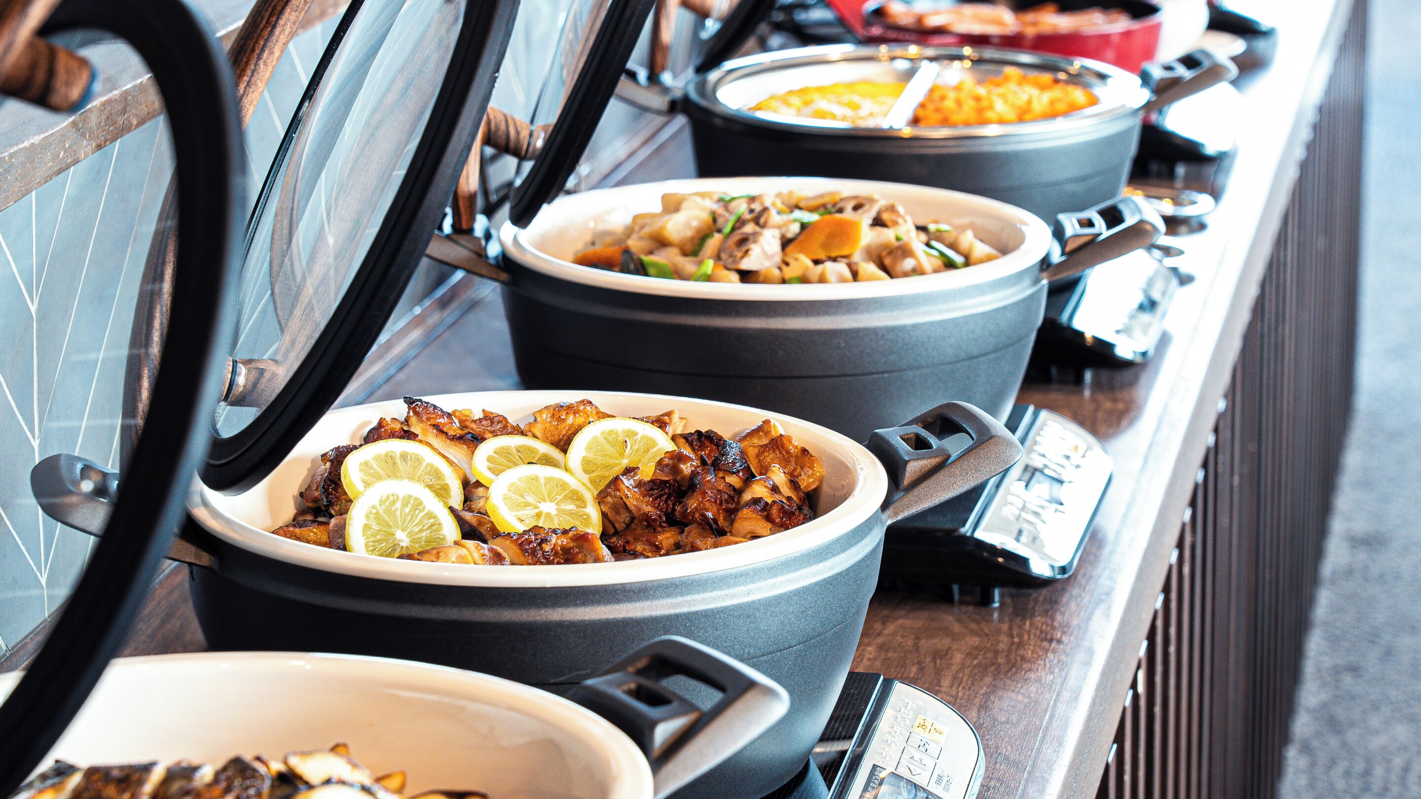 Frokostbuffé hver dag (JPY 2500 per person)