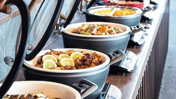 每日供應吃到飽早餐 (每人 JPY2500)