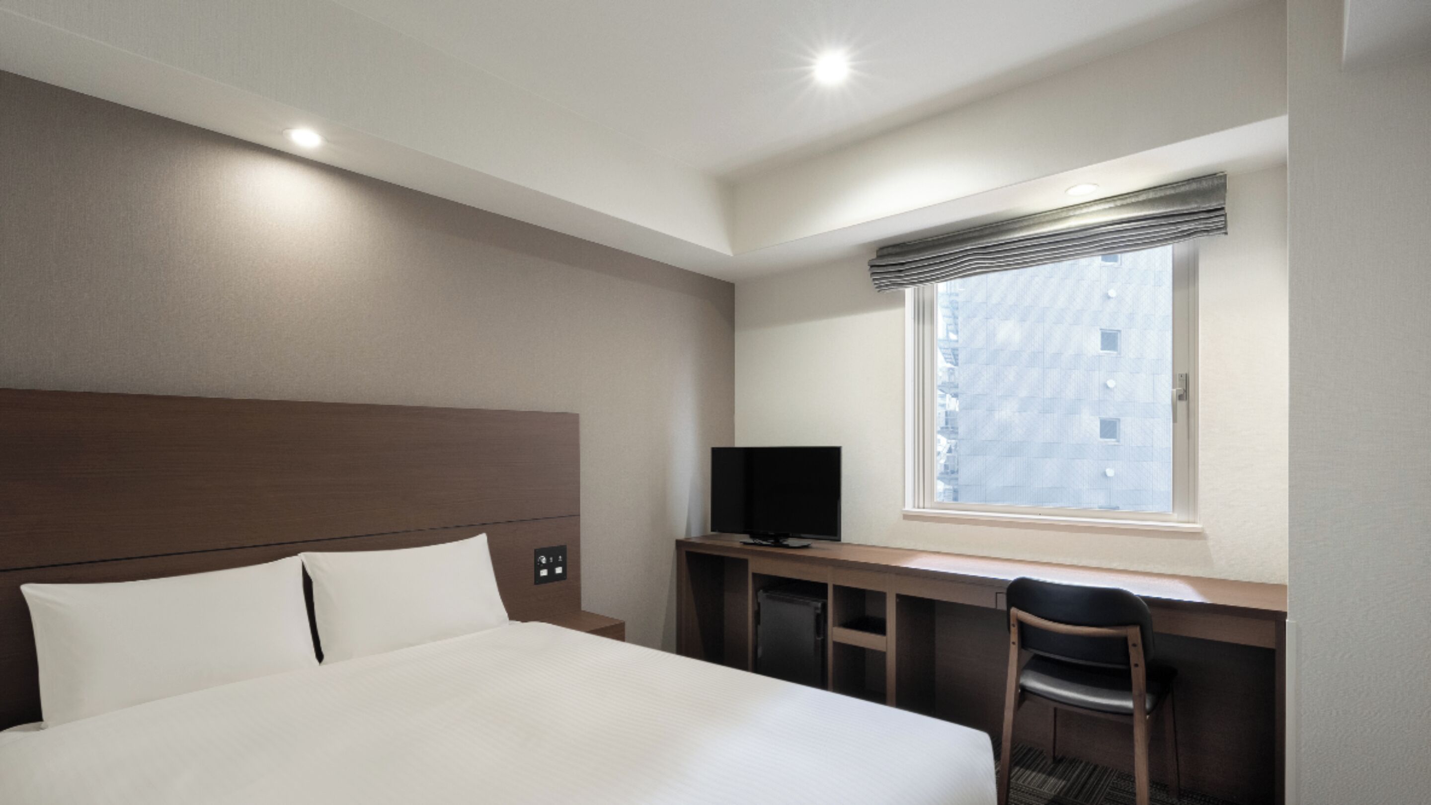 Standard Double Room, Non Smoking (Shower Booth Only) | In-room safe, laptop workspace, blackout drapes, iron/ironing board