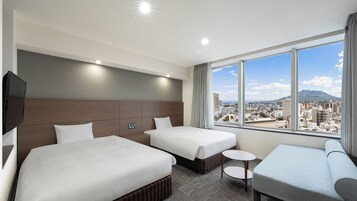 Deluxe Twin Room, Non Smoking | In-room safe, laptop workspace, blackout drapes, iron/ironing board