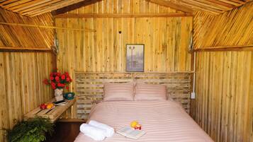 Classic Chalet, Garden View | 1 bedroom, desk, bed sheets