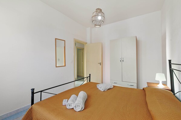 3 habitaciones y ropa de cama