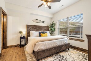 2 bedrooms, desk, iron/ironing board, free WiFi