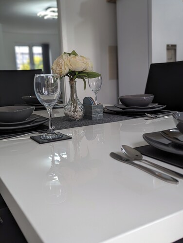 Modern House - 4 Bedrooms - FamilyFriendly
