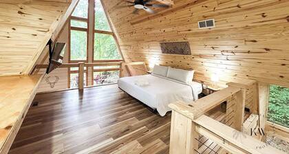 Modern A-Frame-Hot Tub-Gaming Area-EV Charger-10 Minutes to Slade
